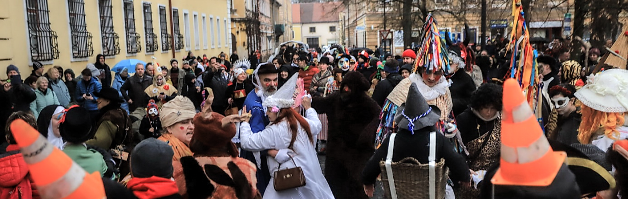 Josefovský masopust 2024: jedinečná podívaná s příměsí barvité historie v kulisách pevnostního města